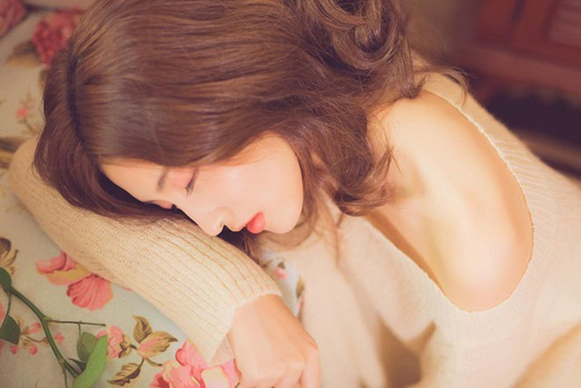 Đàn Bà Ai Cũng Có Nước Mắt, Chỉ Là Khóc Ra Hay Nuốt Vào Mà Thôi