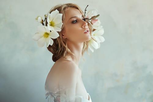 Phụ nữ bớt ngoan, bớt hy sinh đi vì Thanh xuân ngắn lắm!