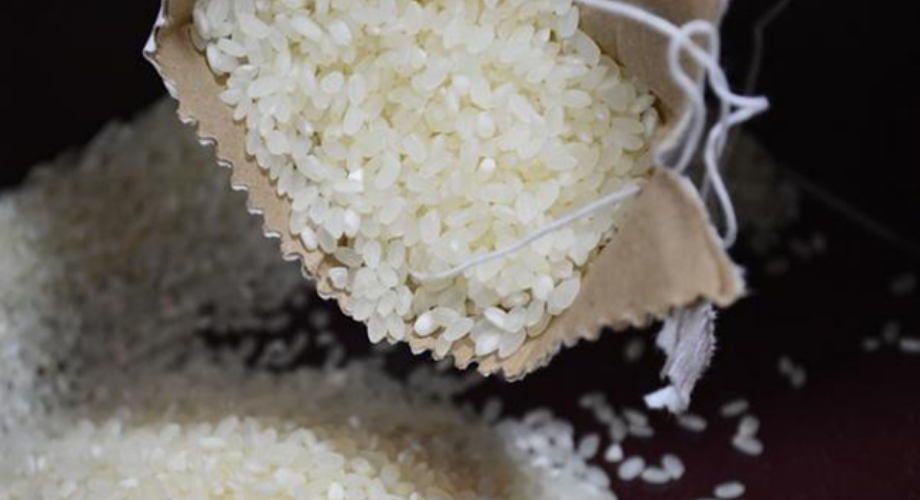 Mang Gạo Cho Nhà Nghèo, Ân Nhân Bất Ngờ Bị Thù Ghét: Bài Học Cảnh Tỉnh Khi Giúp Đỡ Người Khác