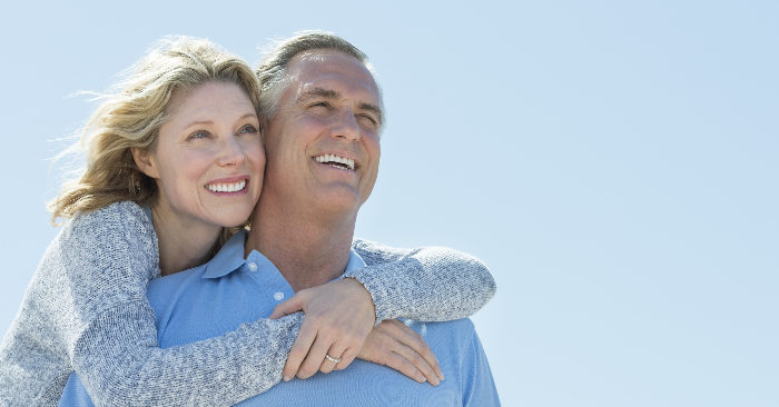 Đàn ông 50 là khung trời bình yên, phụ nữ 50 là bến tàu lặng lẽ…