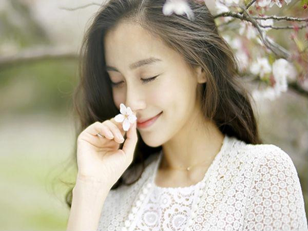 Thanh xuân như bóng câu qua cửa sổ, phụ nữ đừng tự bó hẹp cuộc đời mình quẩn quanh bếp núc