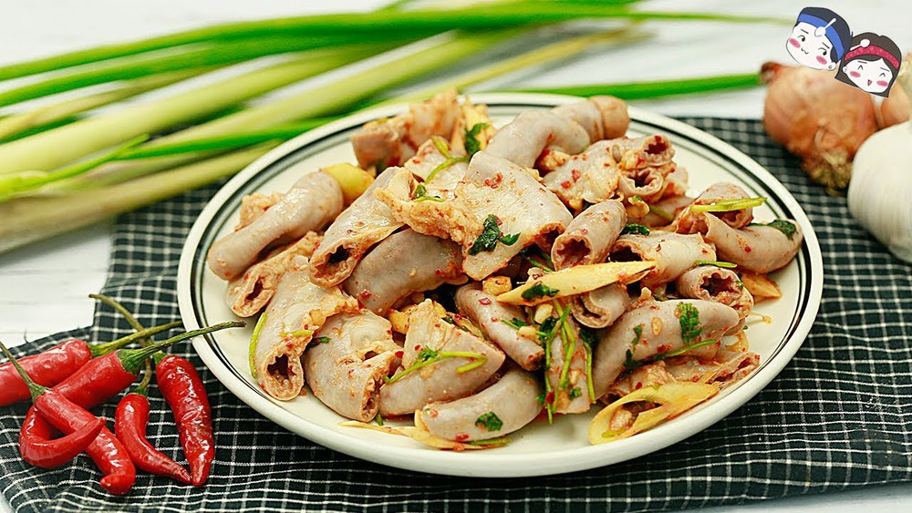 Làm món lòng heo xào sả ớt đơn giản cho ông xã lai rai ngày lễ