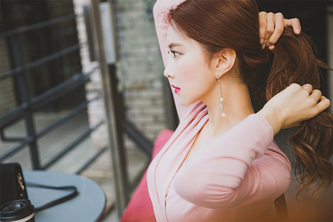 Đàn bà dại chôn vùi thanh xuân trong bếp, đàn bà khôn mặc váy đẹp rồi xuống phố rong chơi