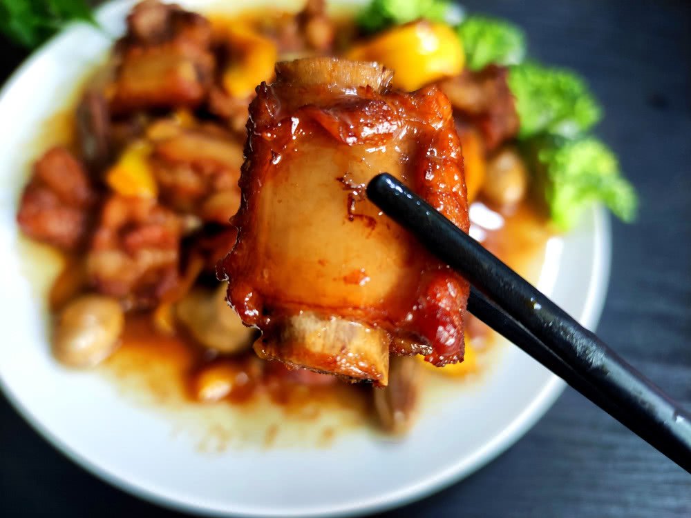 Mẹ chồng hoảng hốt thấy nàng dâu cho mít vào nồi sườn, ăn rồi mới hiểu tại sao