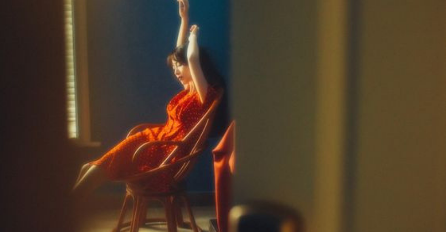 Một khi phụ nữ đã quen với cô đơn, thì việc có ai ở bên cạnh hay không, chẳng còn quan trọng