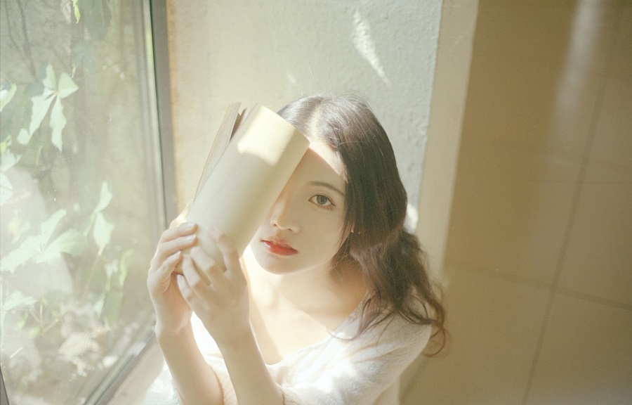 Phụ nữ cần biết: Không thức quá muộn, không yêu quá sâu, không tranh giành thứ không thuộc về mình