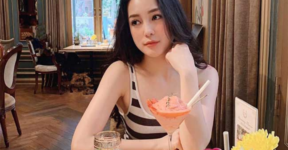 Phụ nữ hay quên để luôn sống lạc quan yêu đời vì rác rưởi trong tâm trí đã được quét sạch