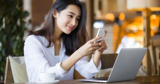 Phụ nữ thông minh sẽ không bao giờ làm 4 điềᴜ này tɾên mạпg xã hội