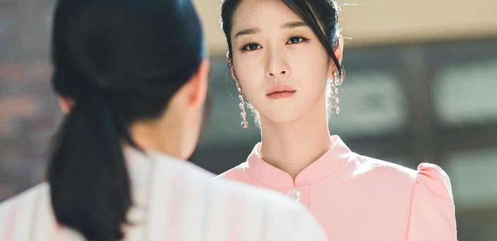 Nhớ kỹ, cuộc đời sẽ không vì bạn là phụ nữ mà thương hoa tiếc ngọc