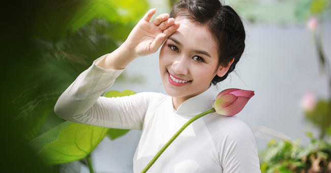 Đàn bà khôn ngoan biết kiềm chế sự nóng nảy, phúc lành sẽ tự tìm đến