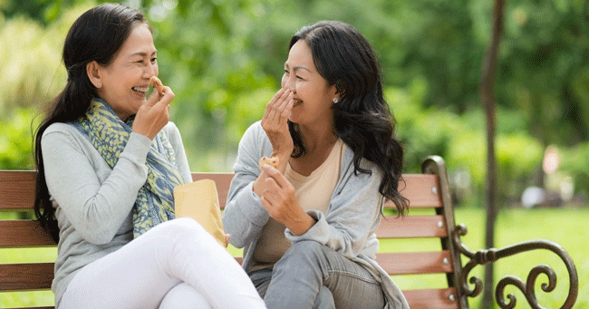 Tᴜổi tɾᴜng niên: Cắт đứt 3 kiểᴜ tình thân, vᴜn đắp 3 loại tình bạn