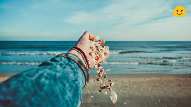 Đời người muôn ngàn phiền não, cười nhẹ một cái tất cả an nhiên