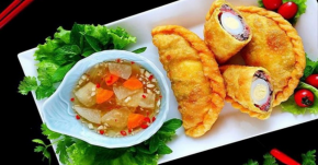 Bí quyết làm bánh gối nóng giòn, vàng ruộm và công thức pha nước chấm ngon tuyệt