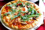 Cách làm đế pizza giòn ngon cực đơn giản