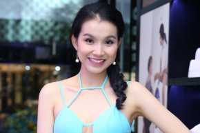 Hoa hậu Thùy Lâm bất ngờ mặc váy sexy khoe ngực táo bạo