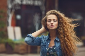 8 cách tự tạo kiểu tóc xoăn tại nhà đơn giản mà đẹp
