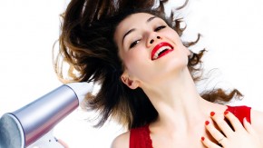 Để máy sấy không trở thành "hung thần" của tóc