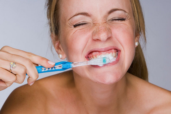 Những sai lầm khiến răng bạn ngày càng xuống cấp