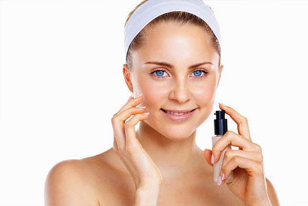 Khám phá túi mỹ phẩm giúp cô bạn thân trẻ ra 5 tuổi