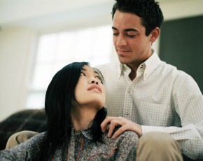 Làm cách nào để tôi bớt yêu vợ hơn đây?