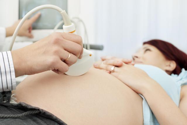 Những mẹo đơn giản giúp mẹ bầu có nhiều nước ối