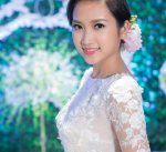 6 cô dâu nổi tiếng diện váy cưới xuyên thấu sexy