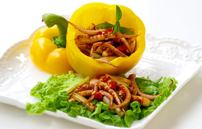 Sốt xình xịch dai sần sật râu mực xào sa tế cay nồng