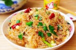 Bữa sáng giản dị với miến xào thịt băm