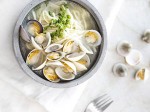 Bữa sáng đơn giản với mì ngao
