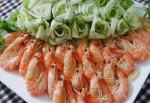Đãi cả nhà tôm hấp bia thơm lừng