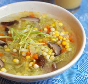 Món ngon bữa trưa: Canh ngô bắp cải ngọt mát, lạ miệng