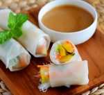 Phở cuốn xoài mát thanh lạ miệng
