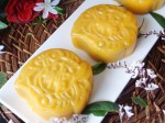 Bánh Trung thu dẻo bí đỏ lạ miệng