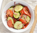 Làm salad cà chua mát giòn cực ngon