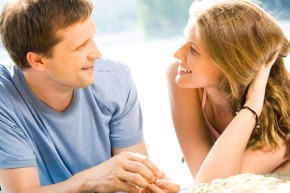 8 cách người đàn ông nói "anh yêu em"