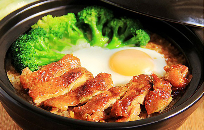 Cơm niêu gà - đậm đà cơm Việt