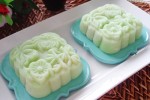 Bánh Trung thu dẻo lá dứa nhân đậu xanh hấp dẫn