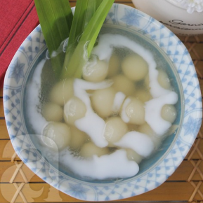 Nấu chè nếp lá dứa thơm ngon ngọt ngào thật hấp dẫn