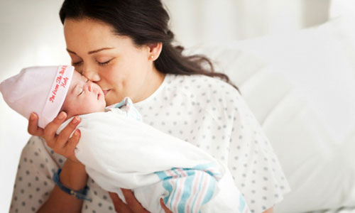 Những điều đáng sợ sau khi sinh con của các bà mẹ