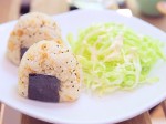 Bữa sáng nhanh gọn với cơm nắm ruốc, cá ngừ