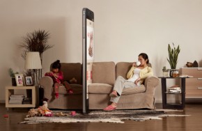 Smartphone khiến cha mẹ bỏ quên con như thế nào