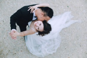 Đẹp mê hồn bộ ảnh cưới với bãi cát lạ sau cơn bão của cặp đôi Nghệ An
