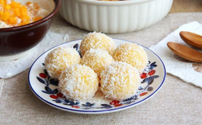 Tự làm bánh khoai lăn vụn dừa nhâm nhi