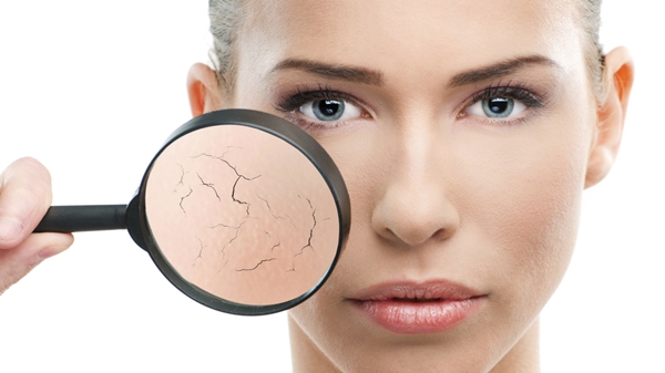 Chống khô da, khô môi khi ngồi máy lạnh