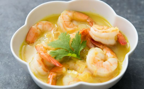 Đổi vị ngày mới với cà ri tôm ngon ngọt béo thơm