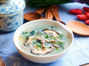 Cháo thịt heo cải bó xôi ngon miệng bổ dưỡng
