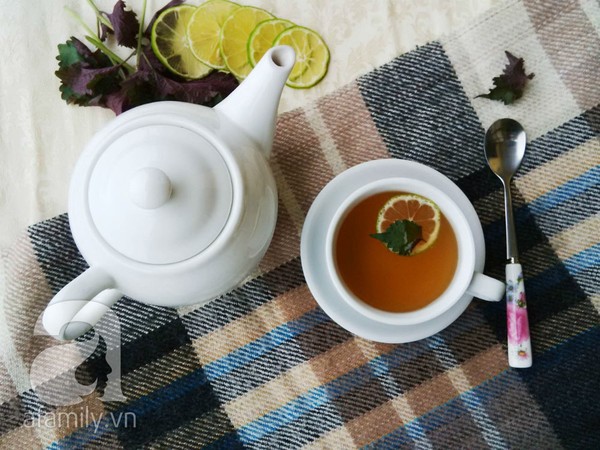 Làm trà mật ong tía tô ấm nồng chống cảm lạnh