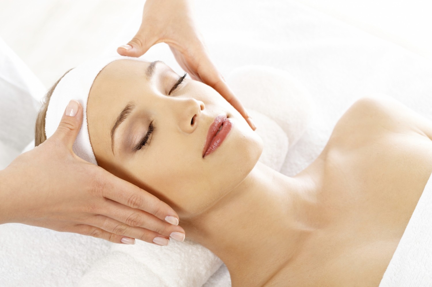 Massage để có gương mặt đẹp trong thời tiết hanh khô