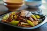 Làm thịt xào cay đậm đà ngon miệng cho bữa tối