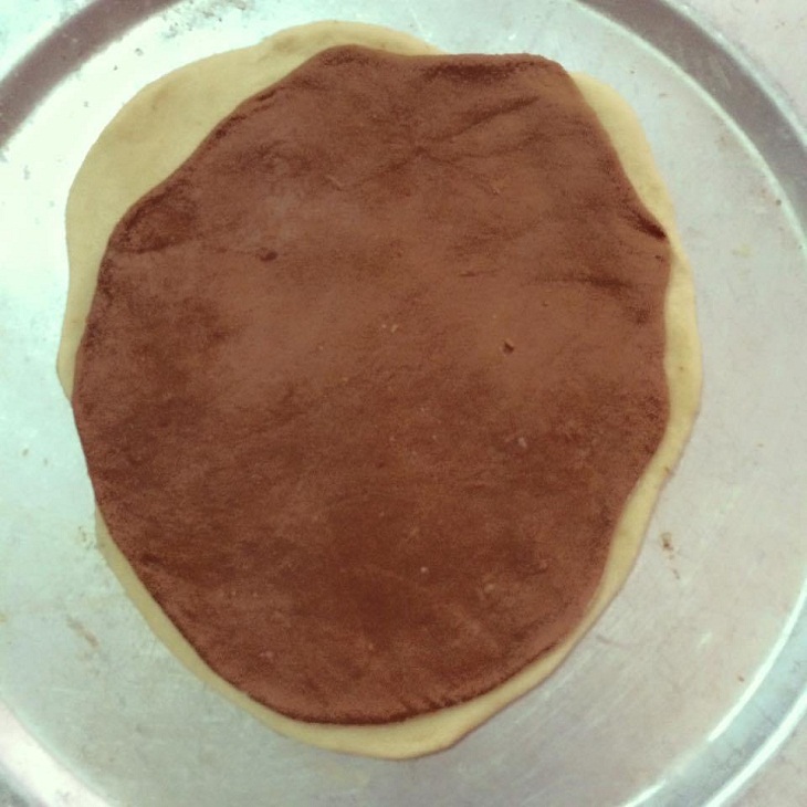 cán bột làm bánh tai lơn